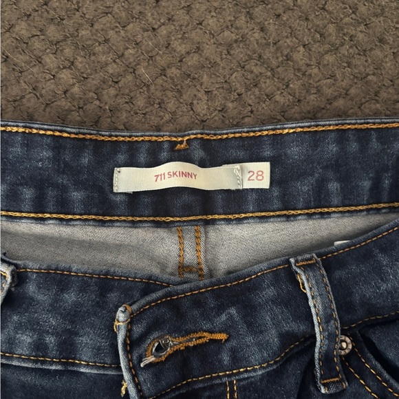 Levi’s Classic Blue Women's Jeans size 28 - Picture 4 of 4